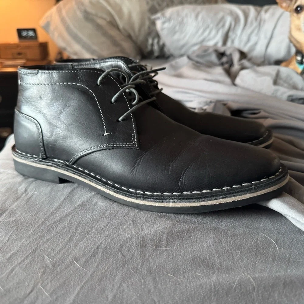Steve Madden - black chukkka boots, white stitching, men’s size 9 - Picture 2 of 8